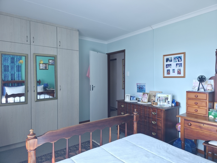 3 Bedroom Property for Sale in Wavecrest Eastern Cape